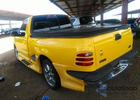 2002 Ford F-150 Xl/Xlt z USA, uszkodzony, nr VIN 1FTRF07L52KB68889